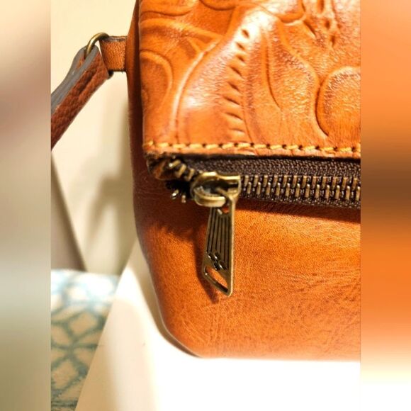 Patricia Nash "Valerie" Brown Tooled Leather Fold-over Clutch/Handbag Ret.$155 - Picture 3 of 10